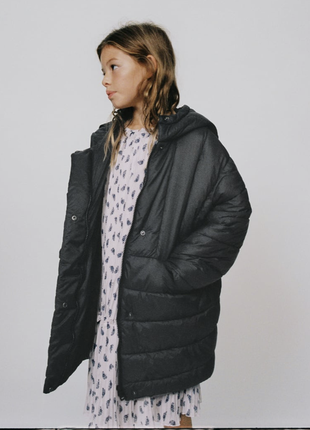 Стильная теплая куртка оверсайз с капюшоном zara на 8-9 лет