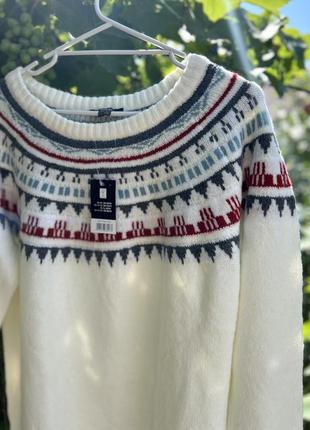 Белоснежный свитер в скандинавском стиле от samara