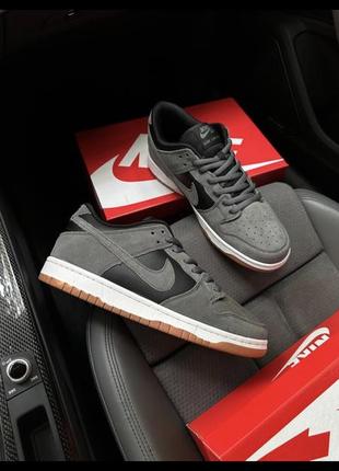 Nike sb dunk low grey suede black