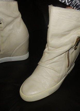 Ботинки bata италия 39р стелька 25,8см