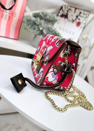 Яркая розовая сумочка в стиле furla4 фото