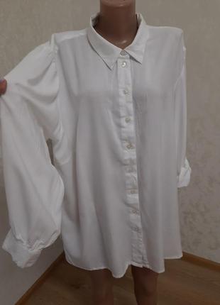 Базовая белая прямая рубашка оверсайз большой размер3 фото