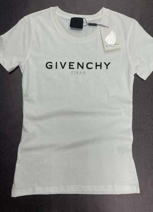 Женская футболка givenchy