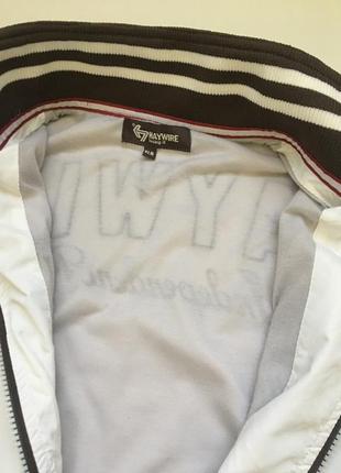 Женская куртка ветровка