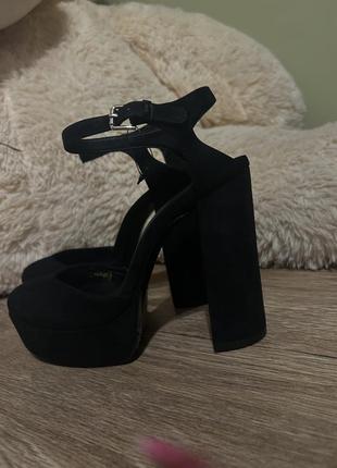 Туфли черные bershka