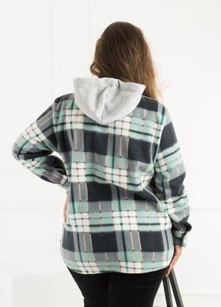 Женская теплая рубашка в клетку с капюшоном на флисе осень зима4 фото