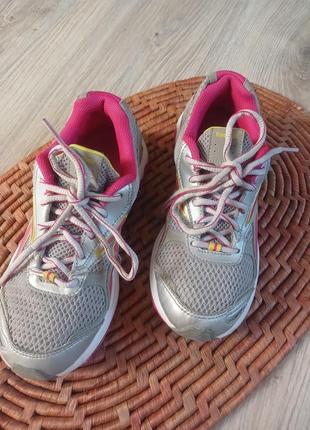 Оригинальные кожаные кроссовки reebok 32