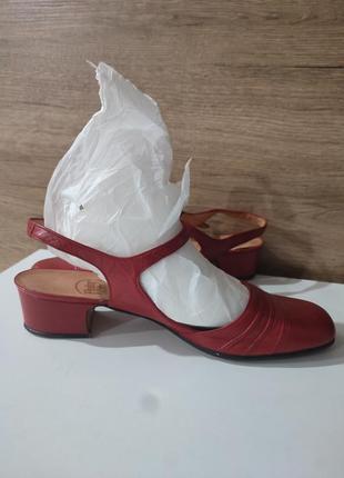 Невероятные кожаные испанские босоножки