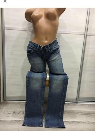 Классные джинсы прямого кроя
