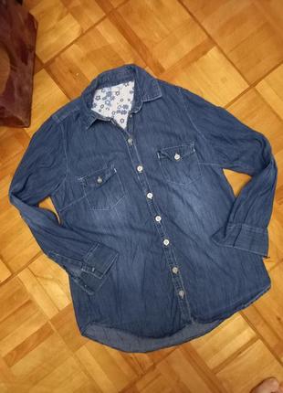 Фирменая джинсовая  рубашка