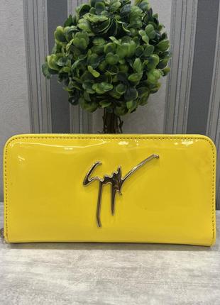 Жовтий жіночий гаманець2 фото