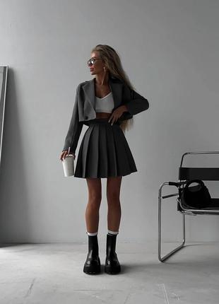 Костюм женский серый однотонный укороченный оверсайз пиджак на пуговице юбка короткая на высокой посадке качественный стильный5 фото