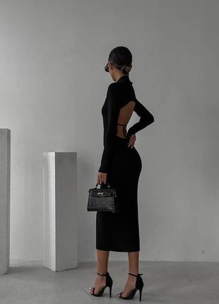 Витончена чорна осіння елегантна довга сукня тренд 2023 рубчик