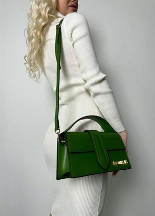 Jacquemus сумка зеленая экокожа одно большое отделение подкладка текстильная есть карманчик ремешок из эко кожи, длина регулируется до 110 см