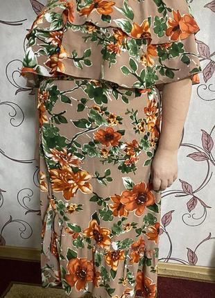 Красивое цветочное платье большого размера4 фото