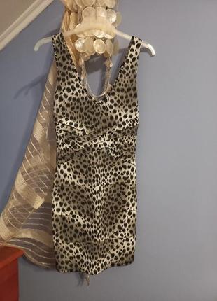 Плаття з леопардовим принтом9 фото