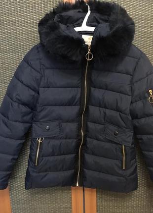 Красивая тёплая зимняя курточка