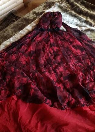 Неймовірне дизайнерське плаття для нового року