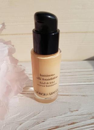 Giorgio armani luminous silk foundation тональний крем6 фото