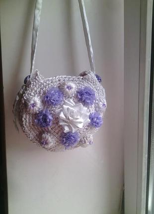 Кругла сумочка з атласних стрічок