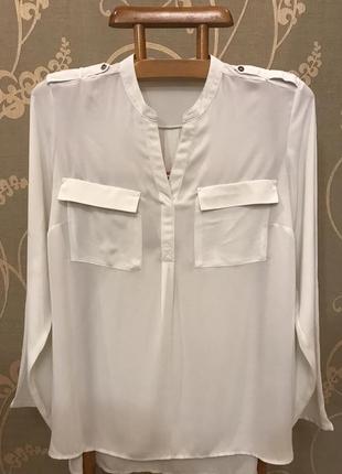 Величезний вибір красивих блуз і сорочок.