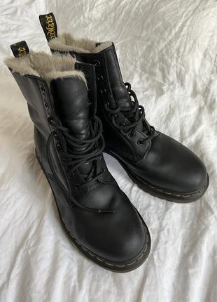 Dr. martens оригинал черные сапоги ботинки нубук утепленные serena 411 фото