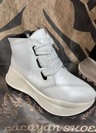 Білі черевики жіночі зимові zls-076/б