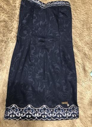 Продам красивое платье коктейльное камнями 200 грн