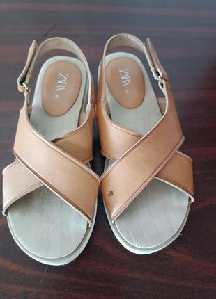 Босоніжки zara