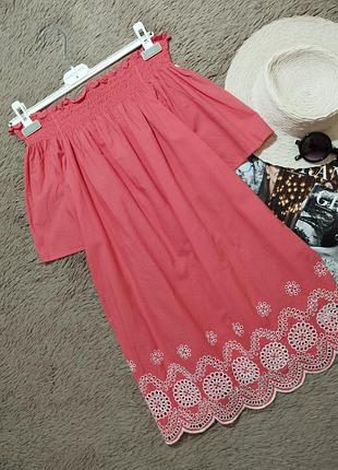 Красивое платье с вышивкой и открытыми плечами/платье/сарафан