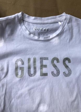 Стильна футболка guess