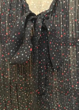 Величезний вибір красивих блуз і сорочок.