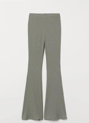 Расклешенные леггинсы из мягкого