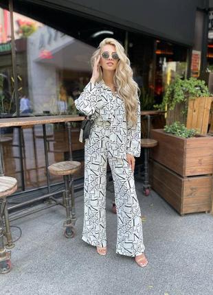 Костюм штаны и рубашка белый