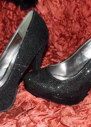 Туфли черные блеск каблук
