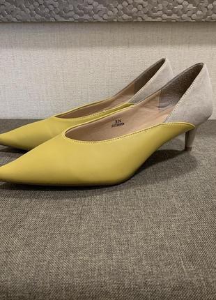 Стильні туфлі човника m&amp;s