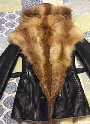 Кожаная куртка с мехом лисы 🦊 36 р