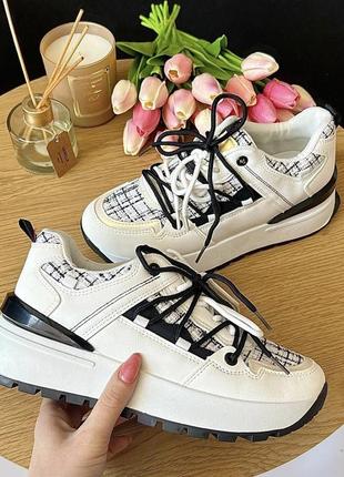 Кросівки на платформі білі з чорним