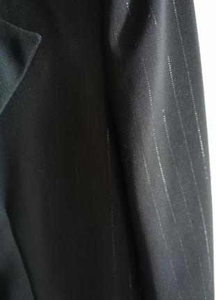Пиджак черный с тоненьвыми полосками3 фото