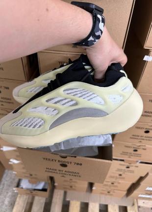 Чоловічі кросівки adidas yeezy boost 700 v3 azael2 фото