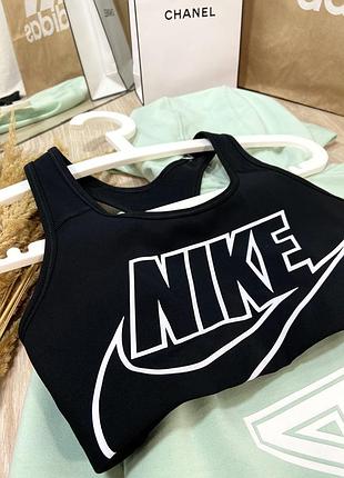 Новенький топ від nike, оригінал🖤