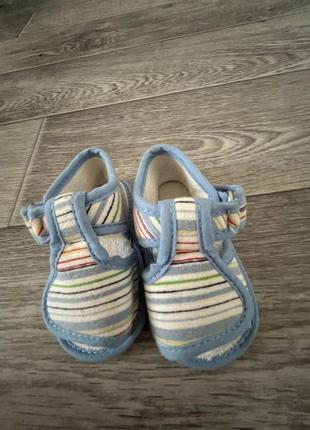 Перше взуття, взуття для немовлят, сандалі