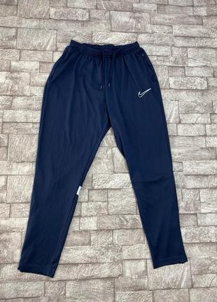 Спортивные штаны nike dri fit l