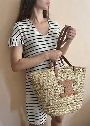 Плетенная соломенная сумка с коричневыми ручками в стиле celine4 фото