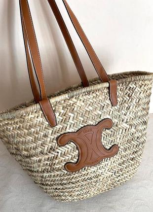 Плетенная соломенная сумка с коричневыми ручками в стиле celine3 фото