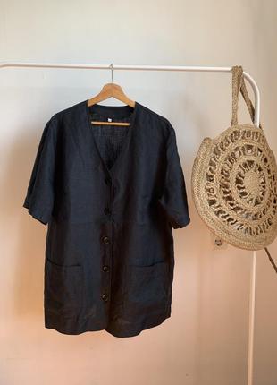 Чорна льняна сорочка на ґудзиках