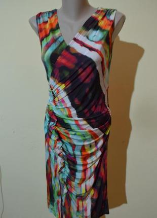 Очень красивое красочное платье с драпировкой2 фото
