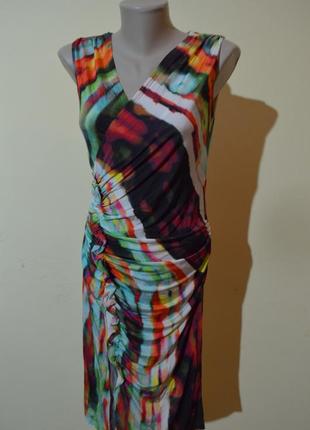 Очень красивое красочное платье с драпировкой3 фото