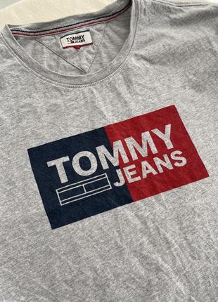 Футболка tommy jeans