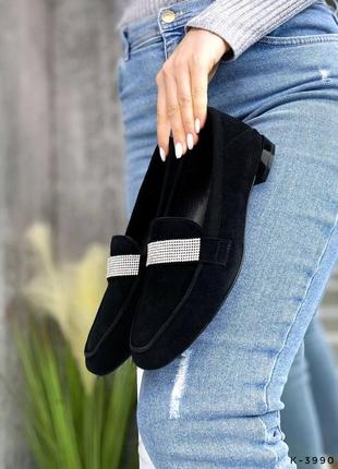 Натуральные замшевые черные туфли - лоферы декорированы стразами3 фото